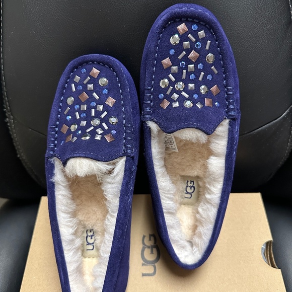 UGG Shoes - NIB! UGG Ansley Stud II Women's Slippers Size 5 Purple Suede Sheepskin Slip On